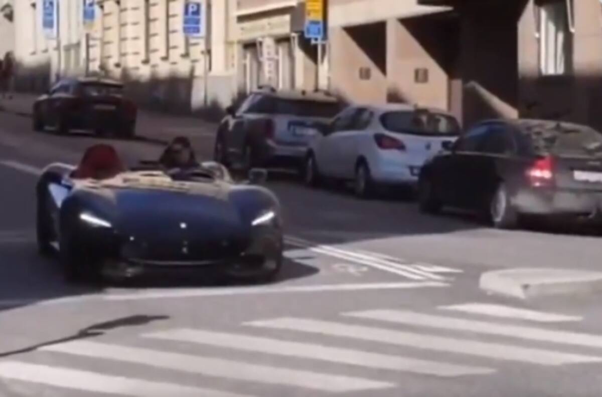 Así fue como Zlatan paseó por las calles de Estocolmo con su lujoso Ferrari