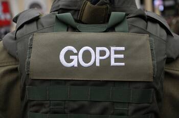 Iquique: padre se metió con su bebé al mar para evitar que Carabineros lo llevara a un hospital