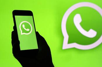 WhatsApp estrenó en iOS los mensajes a doble velocidad