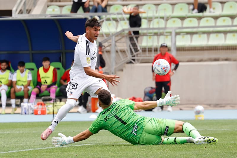El delantero en el Limache vs. Colo Colo. Foto Agencia Aton.