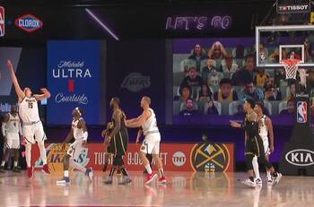 Magistral triple de Anthony Davis para darle el triunfo en el último suspiro a Los Lakers