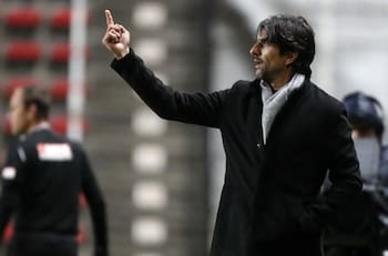 Los tres técnicos que podrían perder su puesto este fin de semana en el fútbol chileno