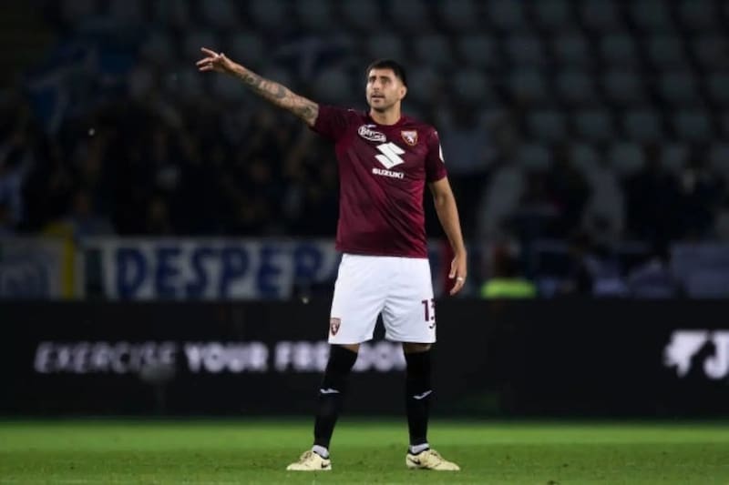 Guillermo Maripán fue cortado tras cometer un error contra la Fiorentina y ahora debe luchar semana a semana para volver a la titularidad.