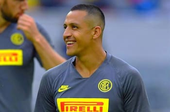 Sonríe Alexis Sánchez: Histórico DT italiano no confía en el fichaje de Luis Muriel