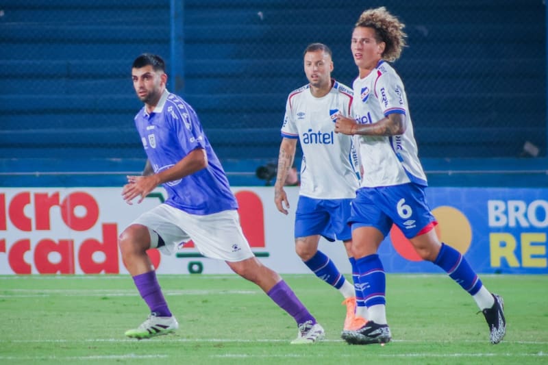 El volante en su paso por Deportes Concepción. Foto: @mauriavera en Instagram.