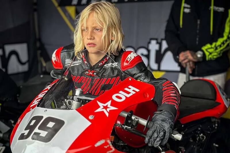 murió a los 9 años de edad, tras sufrir un accidente en los entrenamientos del Superbike Brasil.