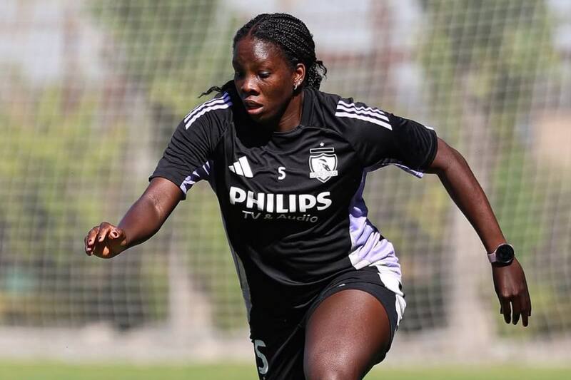La colombiana es uno de los refuerzos estelares de Colo Colo para 2025. Foto: Prensa Colo Colo.