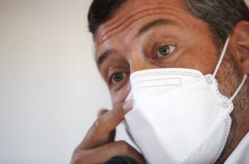 "Rabia", "No lo voy a tolerar": las diferencias entre los comunicados de Sichel tras entrevista a su primer papá