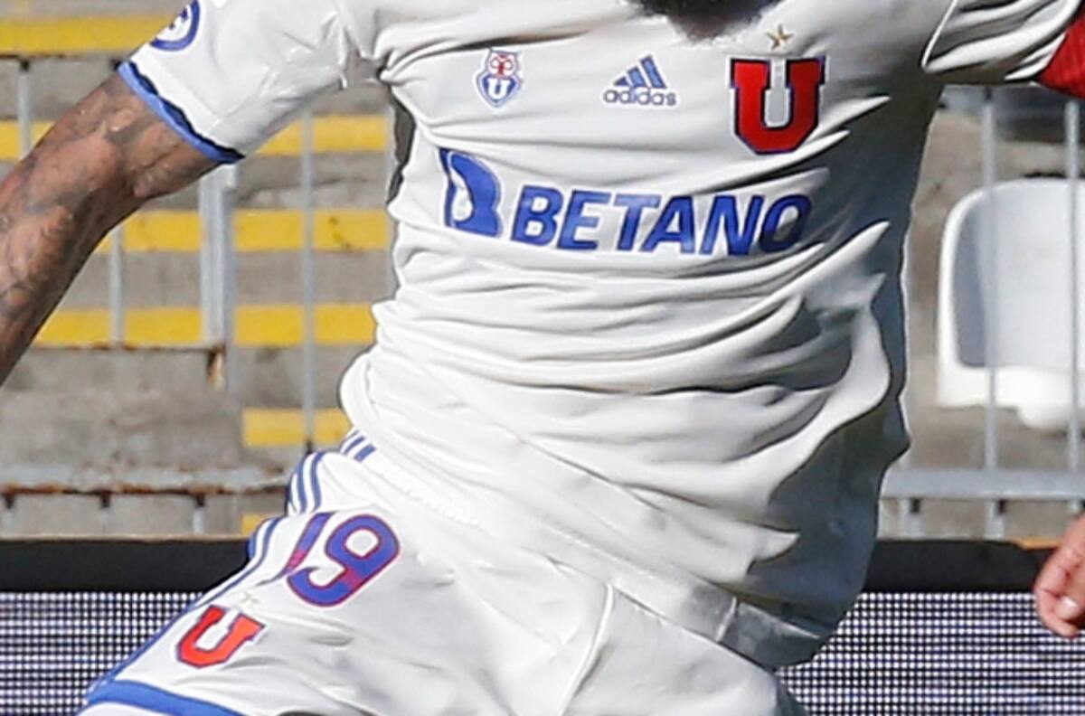 Amor eterno a la U: tenista de la ATP sorprendió con la camiseta del "Romántico Viajero"