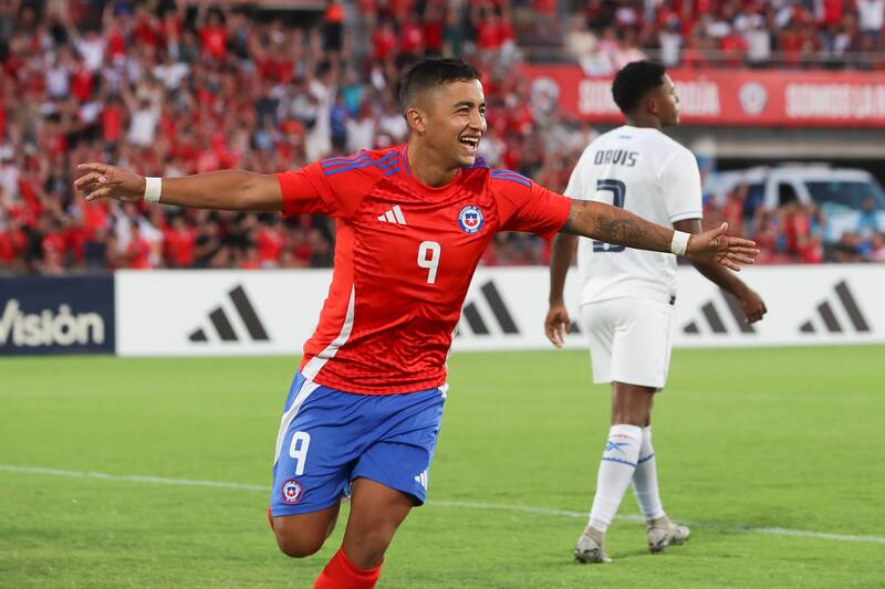 Nicolás Guerra anotó un triplete con La Roja.