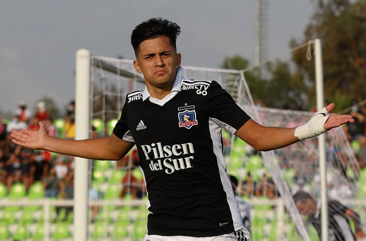 Pese a ser figura: la contradicción que supone el juego de Pablo Solari para Gustavo Quinteros en Colo Colo