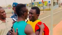 VIDEO | Hincha de Senegal no puede controlar la emoción al encontrarse con Sadio Mané