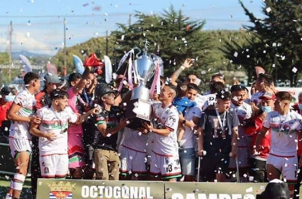 Tercera División: Lota Schwager irá por el bicampeonato del "Octogonal del Biobío"