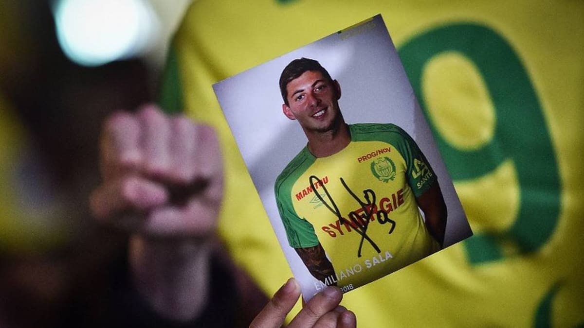 Leyendas del Nantes se unieron para sentido homenaje a Emiliano Sala