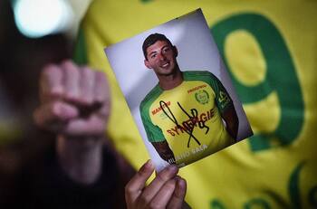 Leyendas del Nantes se unieron para sentido homenaje a Emiliano Sala