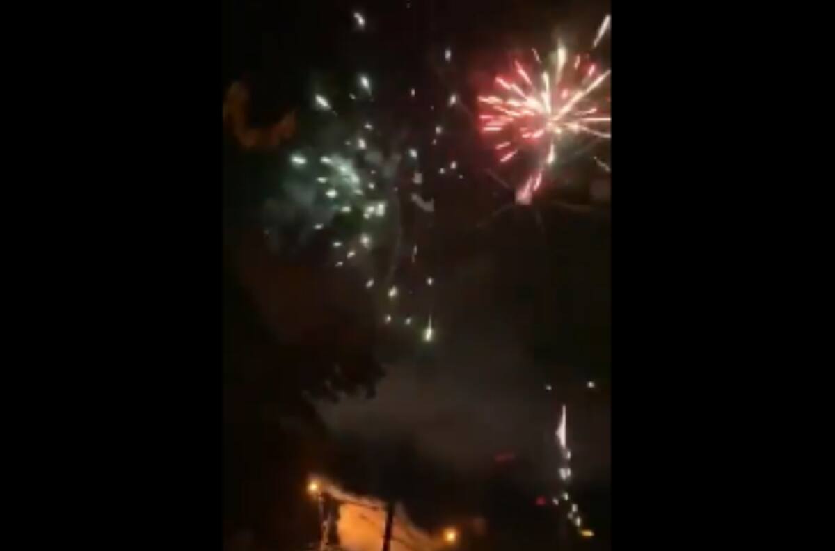 Aniversario de la U: Reportan en Twitter masivo lanzamiento de fuegos artificiales en distintos puntos de Santiago