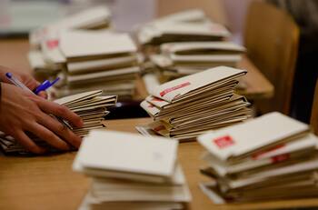 Elecciones 2021: solo el 20% de la población habilitada fue a votar, el porcentaje más bajo desde la instauración del voto voluntario