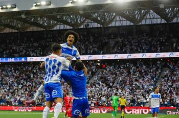 “Debería crecer la masa de hinchas”: El desafío que se trazan en Católica gracias al Claro Arena