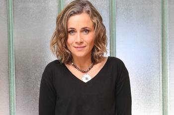 Los descargos contra Carabineros de Amaya Forch tras empujón de joven al Mapocho