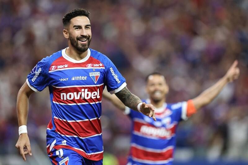 jugando por Fortaleza. foto: Agencia EFE.