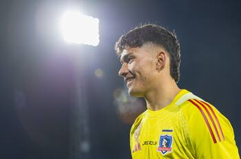 “Puede ser fácilmente titular en Colo Colo; después lo será en La Roja”: Llenan de elogios a Eduardo Villanueva