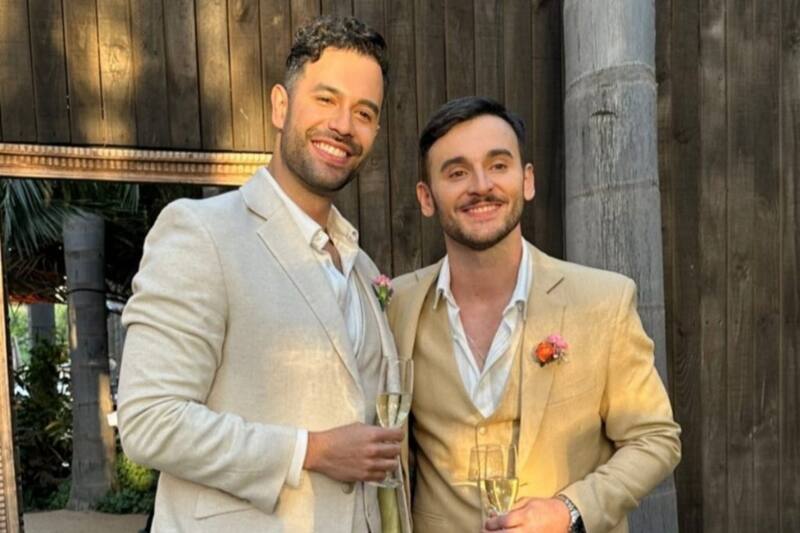 Tomás González con su novio Juanes