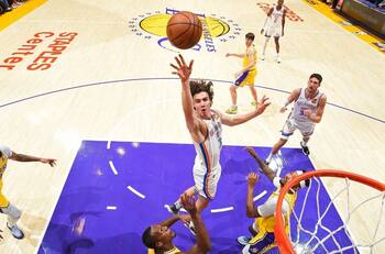 Los Angeles Lakers caen por 104-107 contra Oklahoma City Thunder