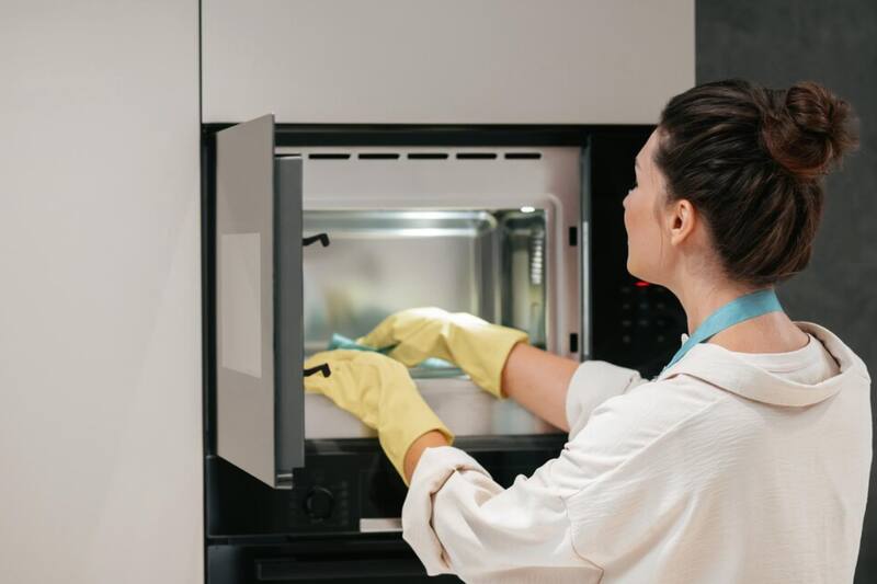 Con una mezcla casera, podrás dejar este electrodoméstico como nuevo. Créditos: Freepik.