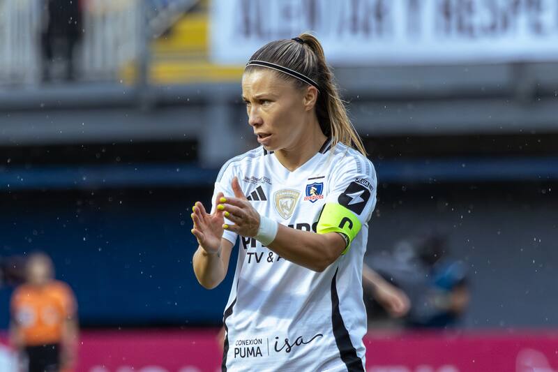 La capitana de Colo Colo, campeona perfecta en 2025 y monarca de la Libertadores con las Albas en 2012, es la invitada de la semana en En Cancha Prime. Foto: Felipe Escobedo/En Cancha