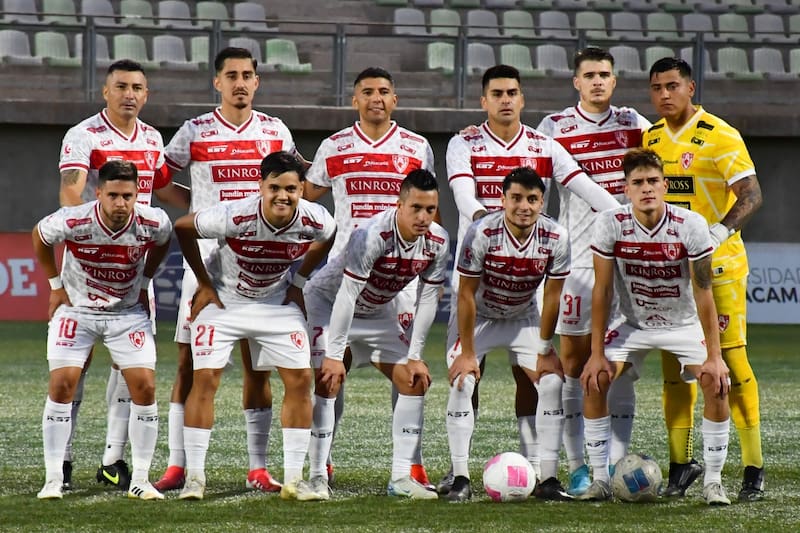 Los Albirrojos perderán a 18 jugadores de su plantel por el término de sus contratos. Foto: Agencia ATON.