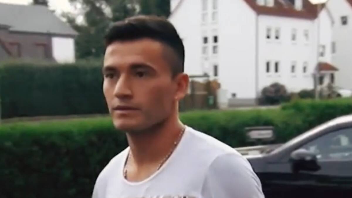 Así celebró Bayer Leverkusen la renovación de Charles Aránguiz