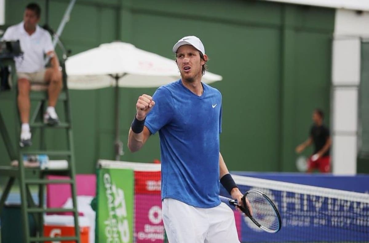 Nicolás Jarry accede a cuartos de final del Challenger de Luedenscheid tras retiro de su rival