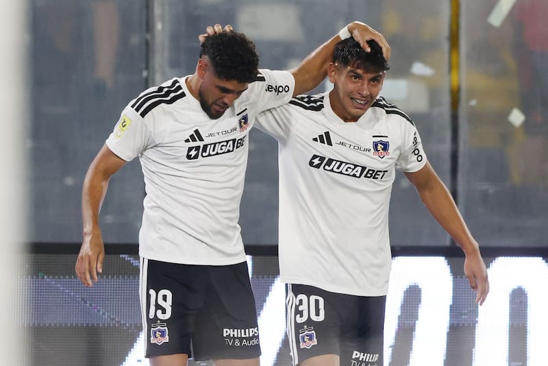 Los albos ganaron en la agonía a La Calera. Foto: Agencia Aton.