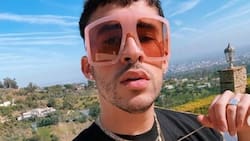 Bad Bunny anunció una nueva canción al presentar su nuevo auto Bugatti edición limitada
