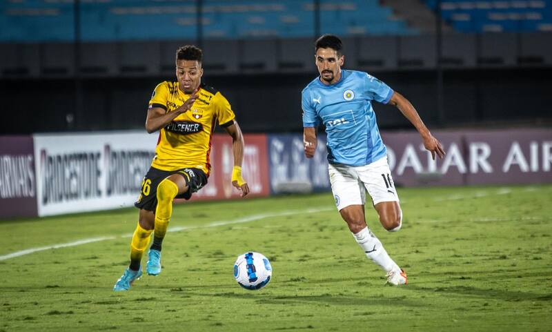 Byron Castillo disputando la Copa Libertadores