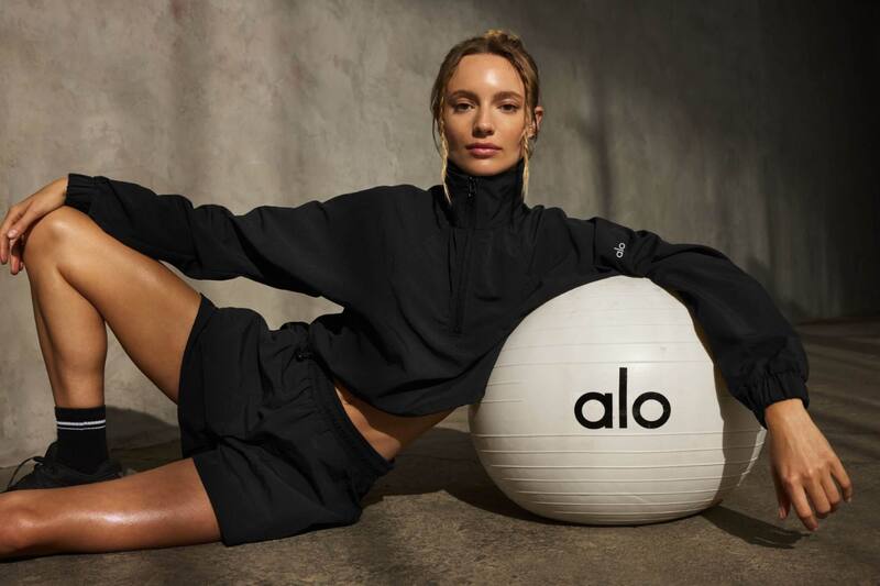 La empresa fue fundada en California en el año 2007, ganando gran popularidad dentro del mercado de la ropa deportiva estadounidense.