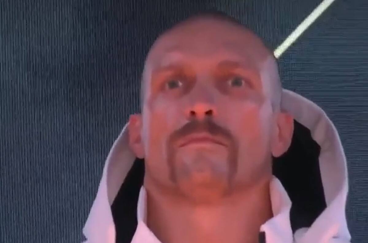 VIDEO | Así fue el espectacular ingreso al ring de Joshua y Usyk para su súper pelea de pesos pesados