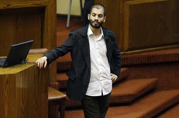 “Acusaciones falsas”: Diputado Garín se excusó tras críticas por su abstención a moción de censura