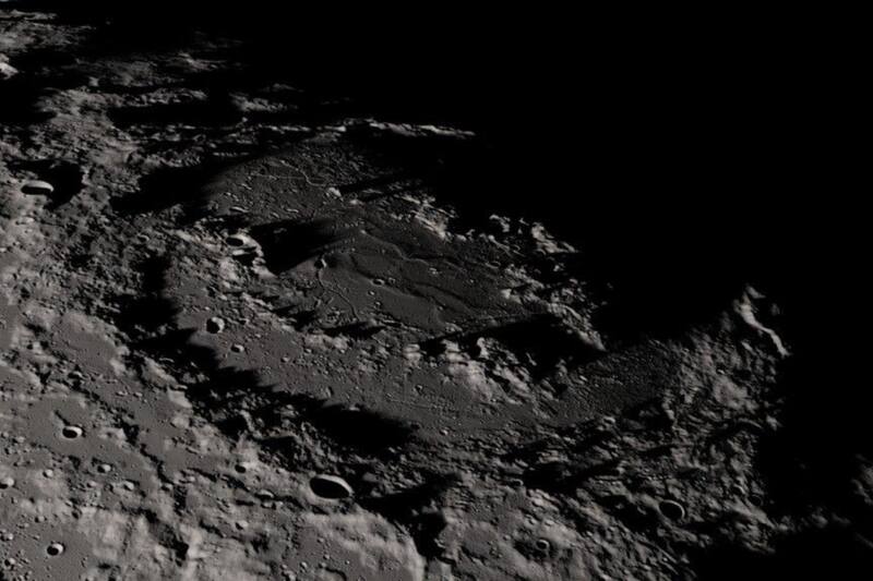 De acuerdo al estudio, la composición interna del planeta hace que ambas caras no reaccionen de igual manera a la gravedad.