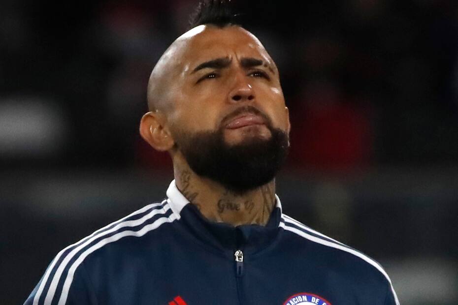 El King durante la interpretación de los himnos nacionales en el partido Chile vs Colombia del pasado 13 de septiembre en el Estadio Monumental. Foto: Agencia Aton.