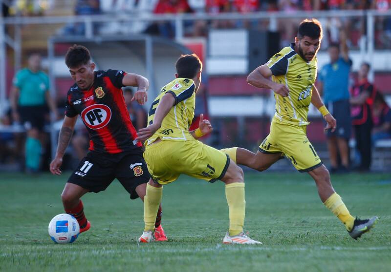 fue castigo con empanadas tras ser expulsado.
Jose Robles/Photosport