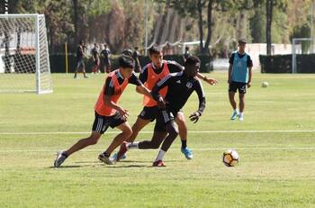 El delantero haitiano de Colo Colo que llegó gracias a Lizardo Garrido y jugó en el equipo de Arturo Vidal