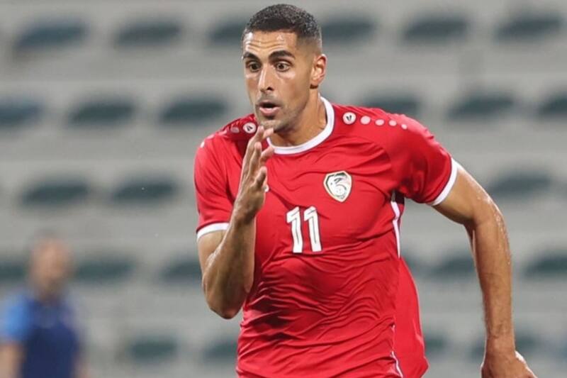 Pablo Sabbag, delantero de Alianza Lima, defendiendo a la Selección de Siria.