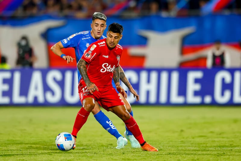 El delantero sacó pecho por goles anotados a los tres grandes del fútbol chileno.