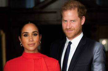 El príncipe Harry negó que él y Meghan Markle acusaron a la Familia Real de racismo