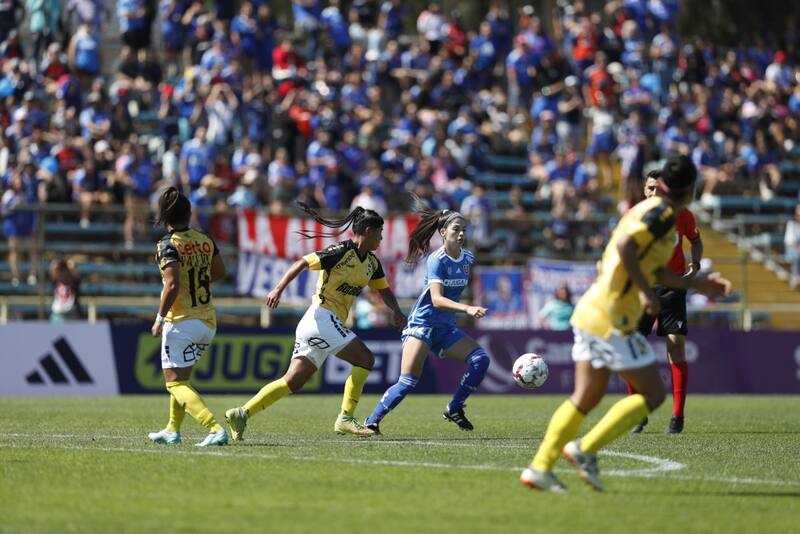 jugando por la U en 2024.