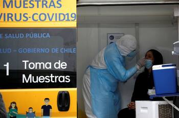 Balance Covid-19 en Chile: Minsal reporta que 14 regiones disminuyeron sus casos nuevos