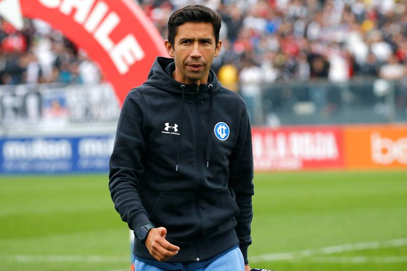 Futbol, Colo Colo vs Universidad Catolica.
Final regional vuelta, Copa Chile 2023.
El entrenador de Universidad Catolica Nicolas Nunez es fotografiado durante el partido de Copa Chile disputado en el estadio Monumental en Santiago, Chile.
20/08/2023
Javier Salvo/Photosport
Football, Colo Colo vs Universidad Catolica.
Regional Final, 2023 Copa Chile.
Universidad Catolica's coach Nicolas Nunez
is photographed during the Copa Chile match at the Monumental stadium in Santiago, Chile.
20/08/2023
Javier Salvo/Photosport