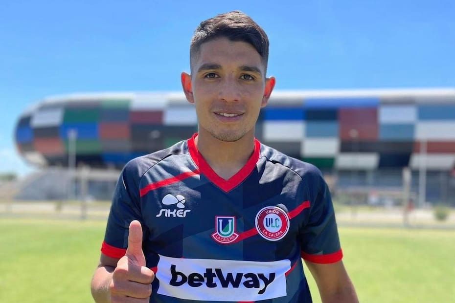 El volante fue presentado como chileno en Unión La Calera.