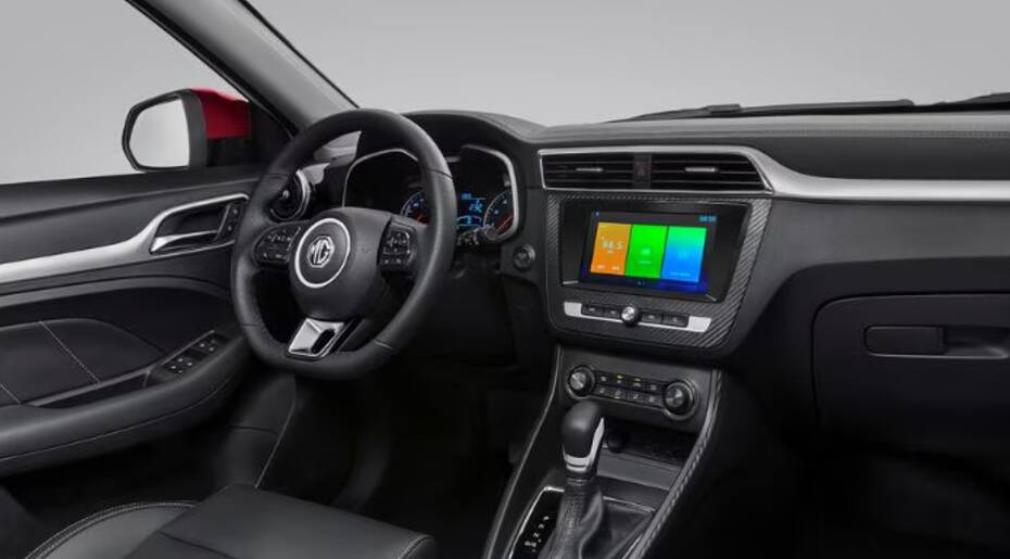 El auto cuenta con una pantalla táctil de 8 pulgadas.